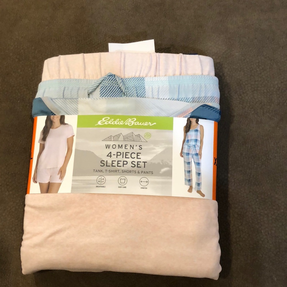 Eddie Bauer women’s sleep set. NWT